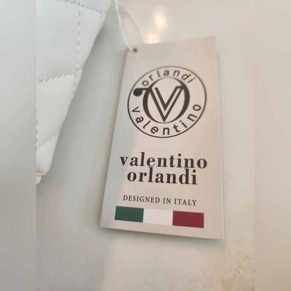 Valentino Orlandi Mini Train Case Bag With Chain Strap..$330 Retail! Just $130!! - Picture 9 of 10